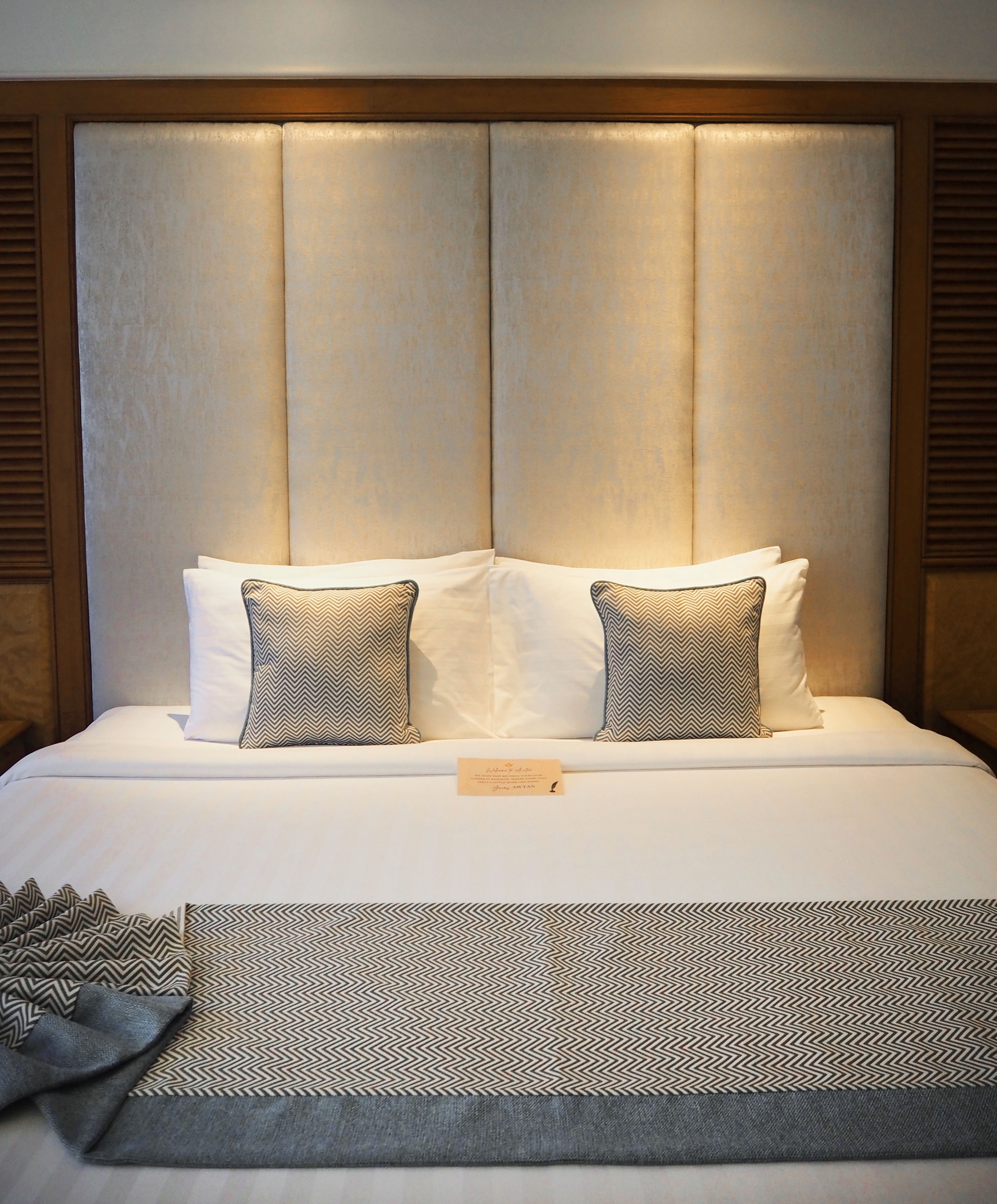 Executive Suite Presidential Bed
